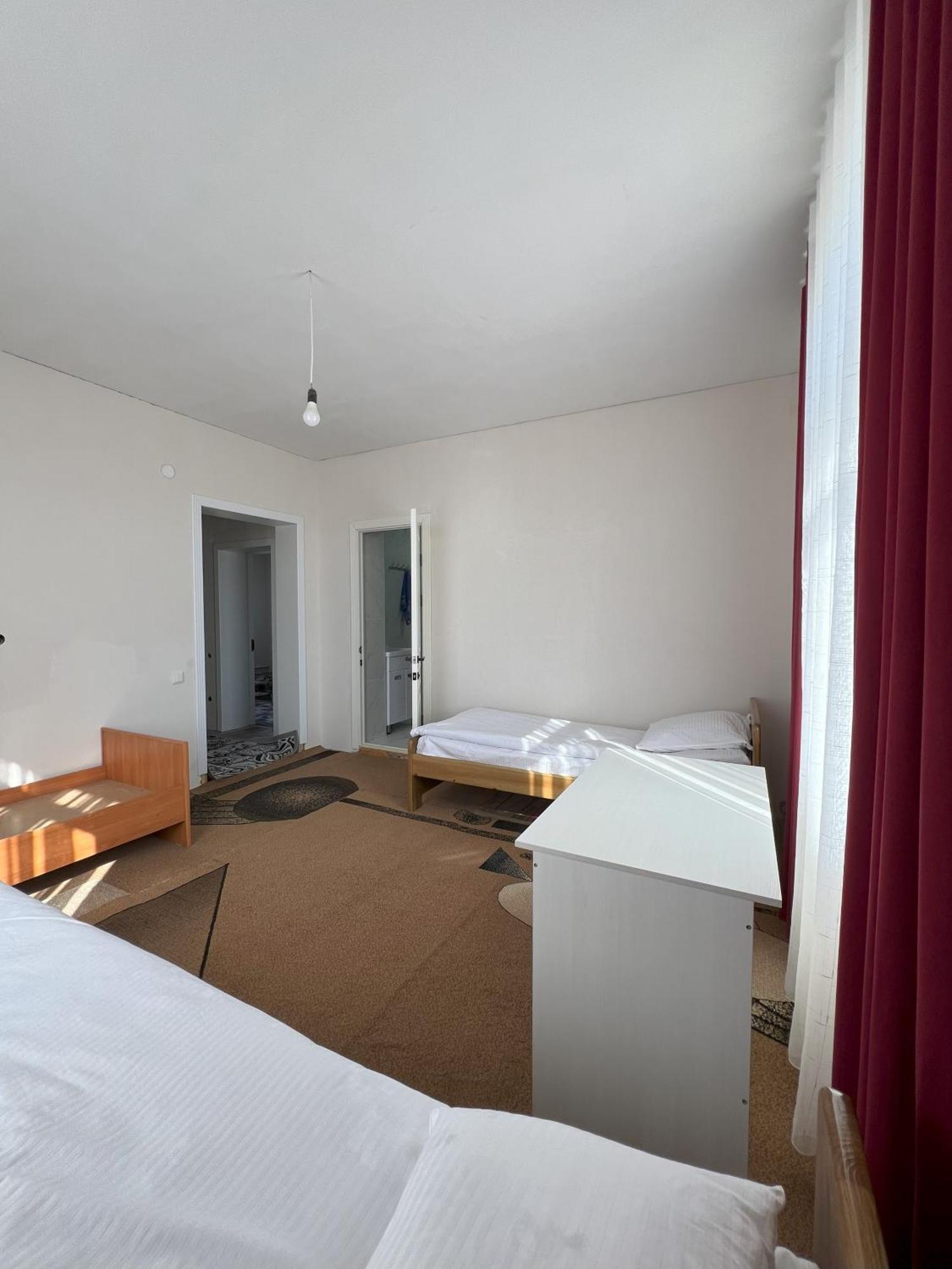 Emir Guest House In Karakol Dış mekan fotoğraf